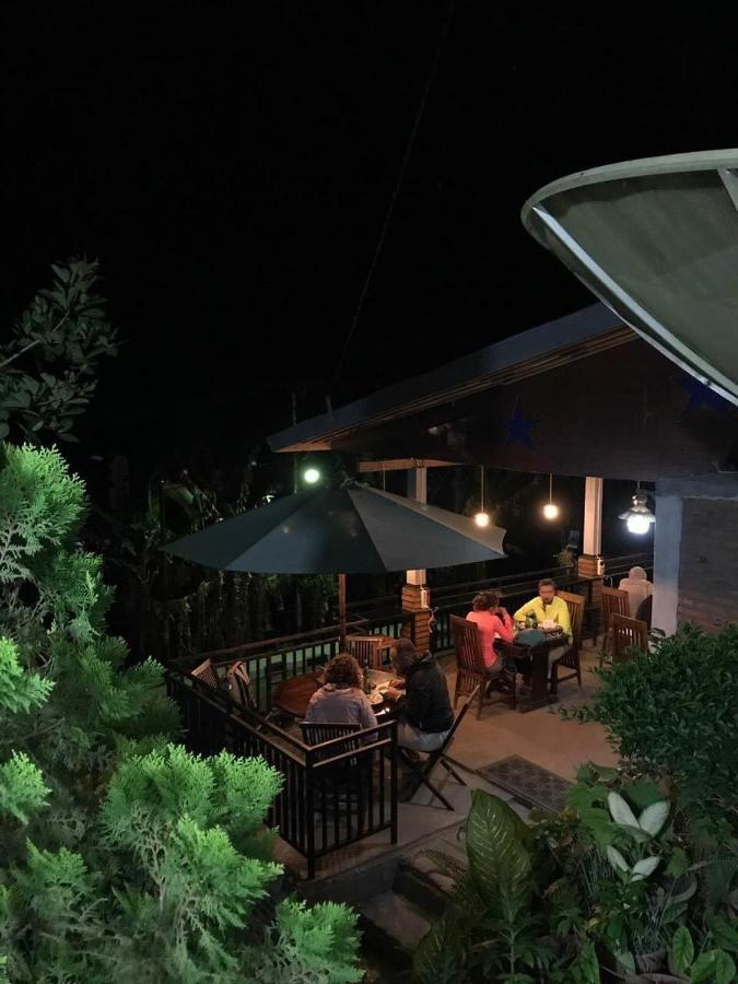 Bintang By Tobias Lodge Cafe & Restaurant Kelimutu Kültér fotó